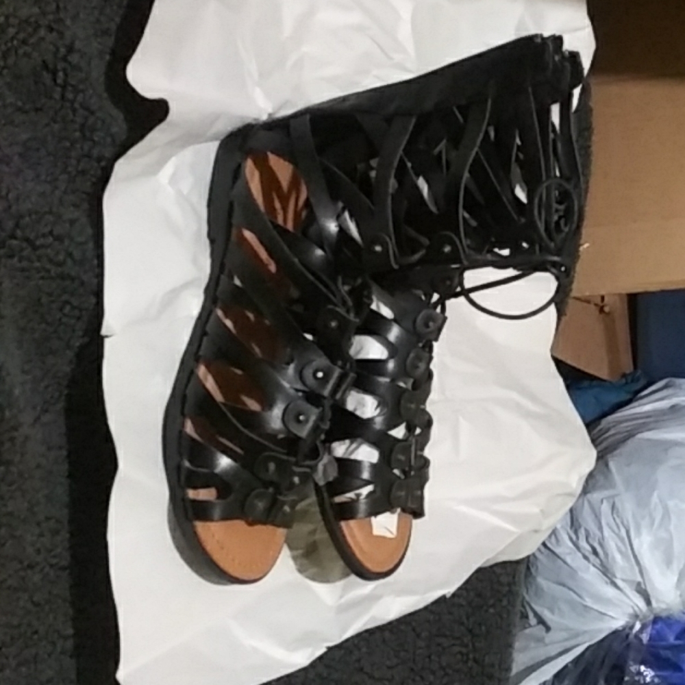 Shoes - Picture 2 of 5